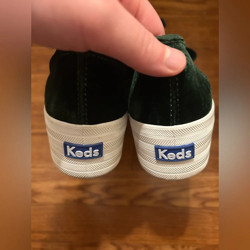 Keds Women's Sz 7.5 Velvety Green & White Platform Lace-Up Shoes